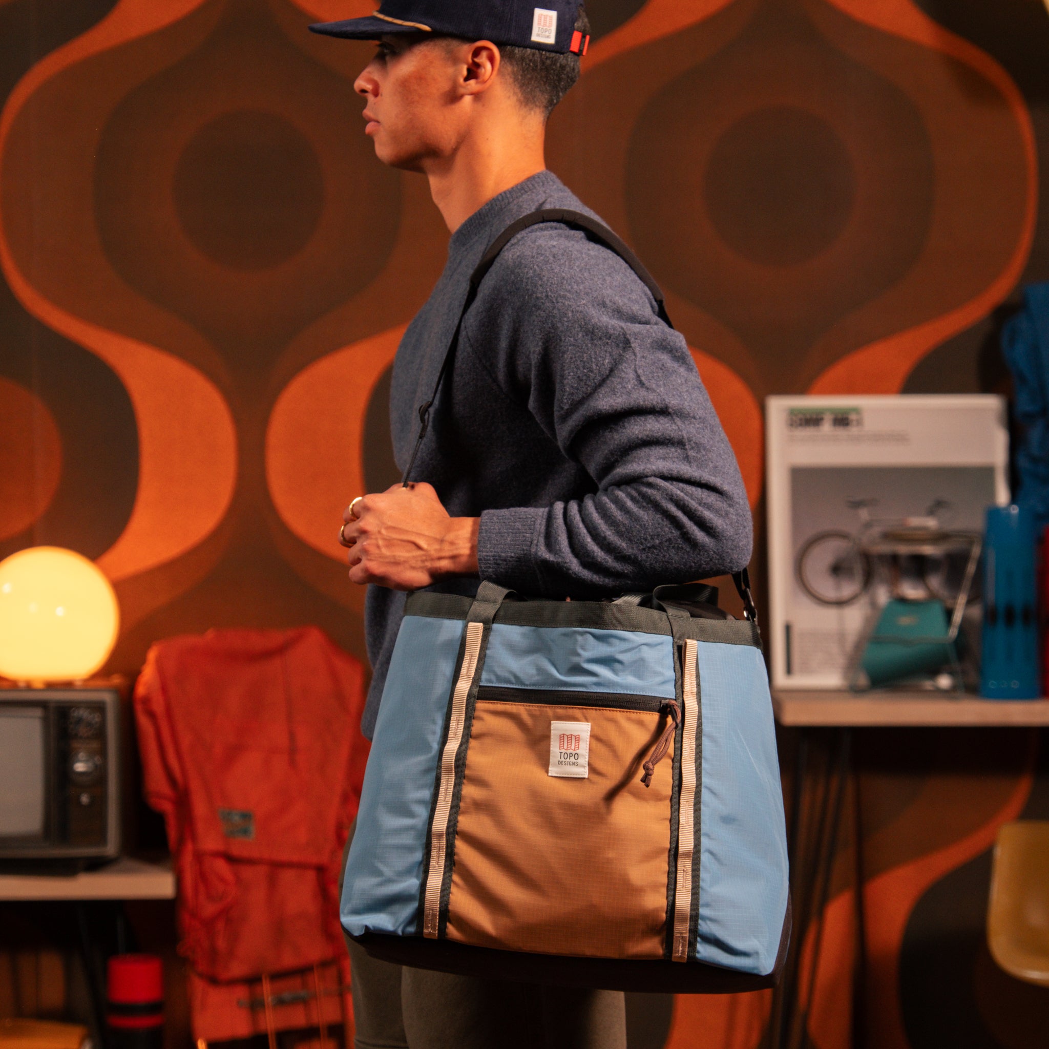 Mountain Utility Tote 33L
