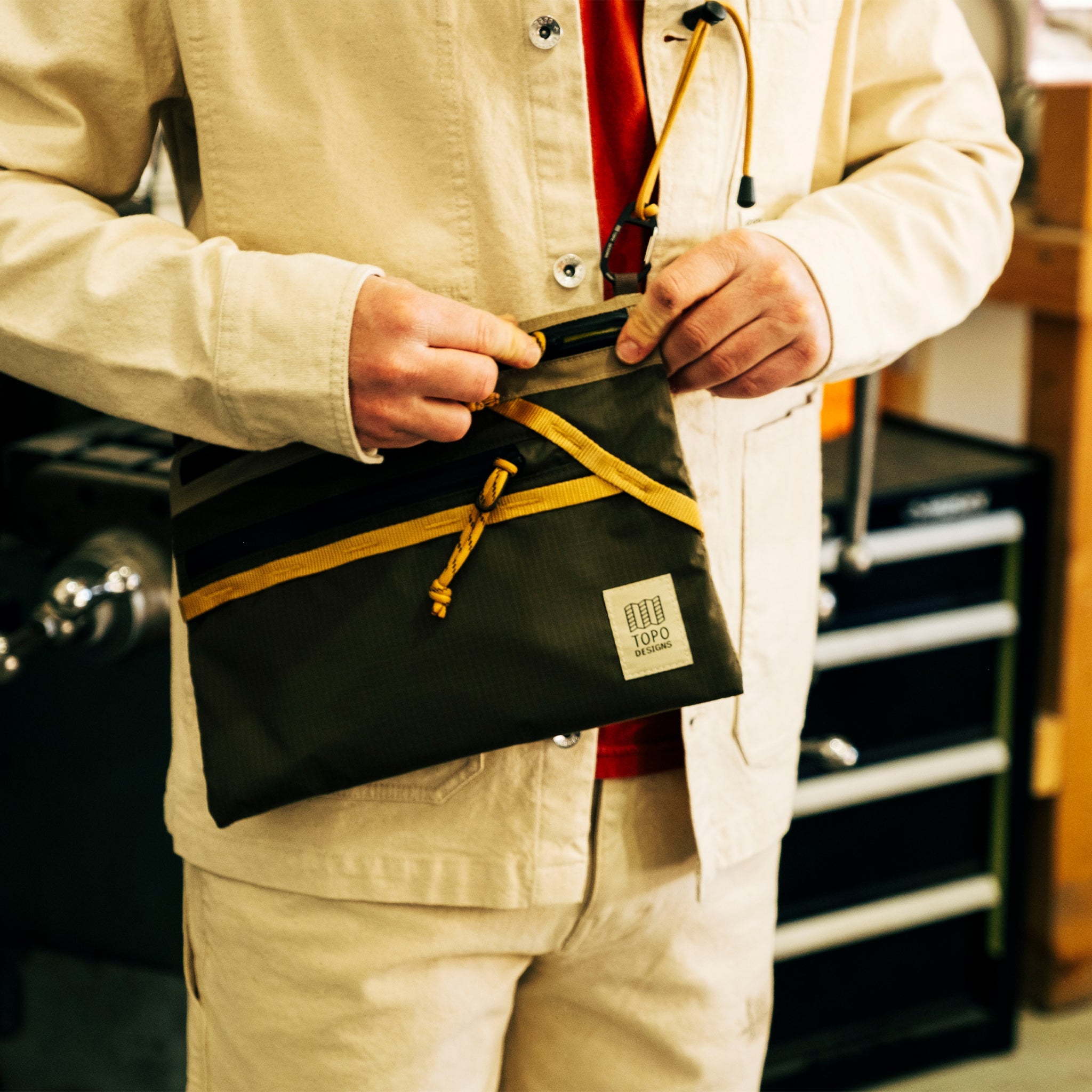 Mountain Accessory Shoulder Bag 1L vue 2 Topo Designs