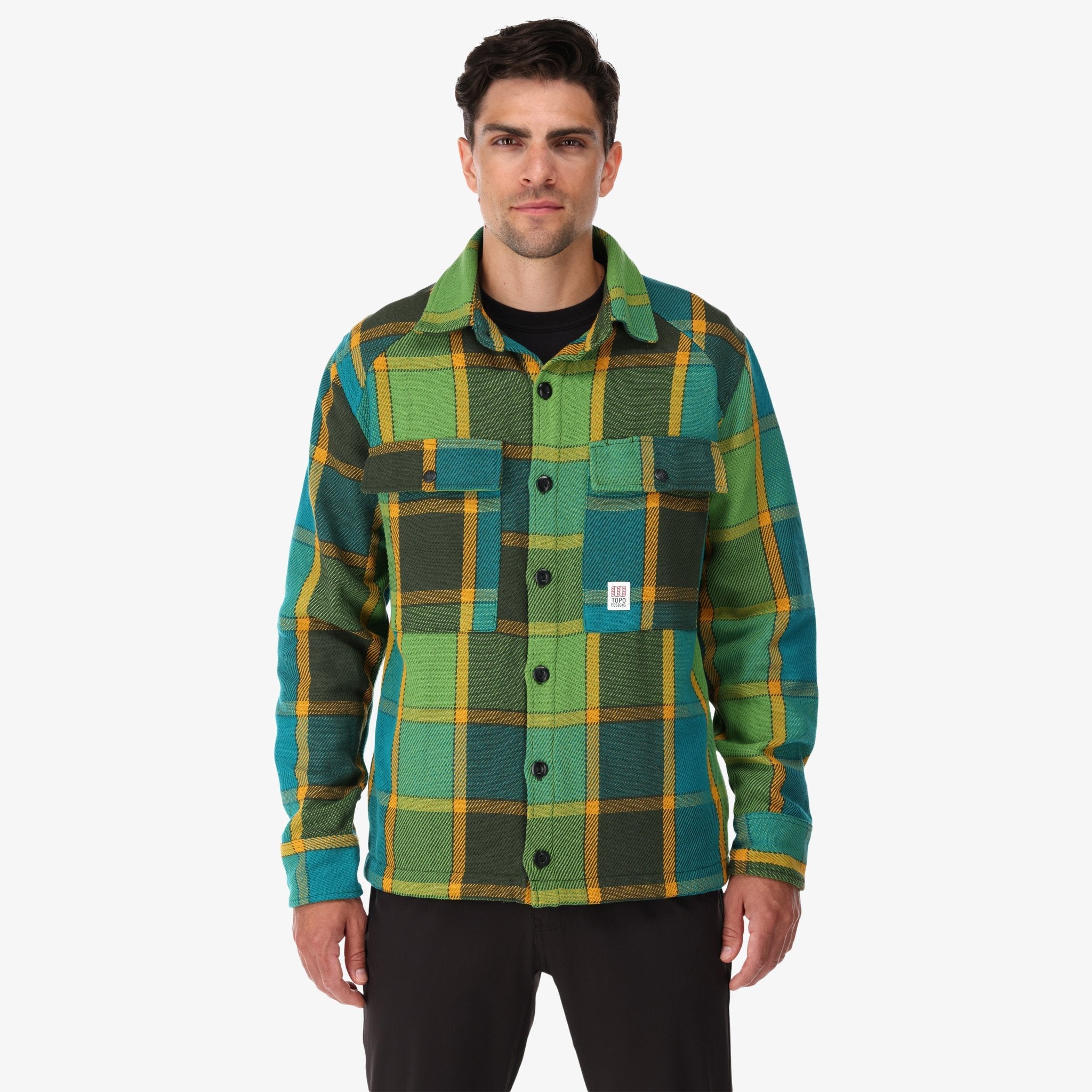 Topo Designs Herren Mountain Shirt Jacke in Olivgrün Gold kariert auf Modell.