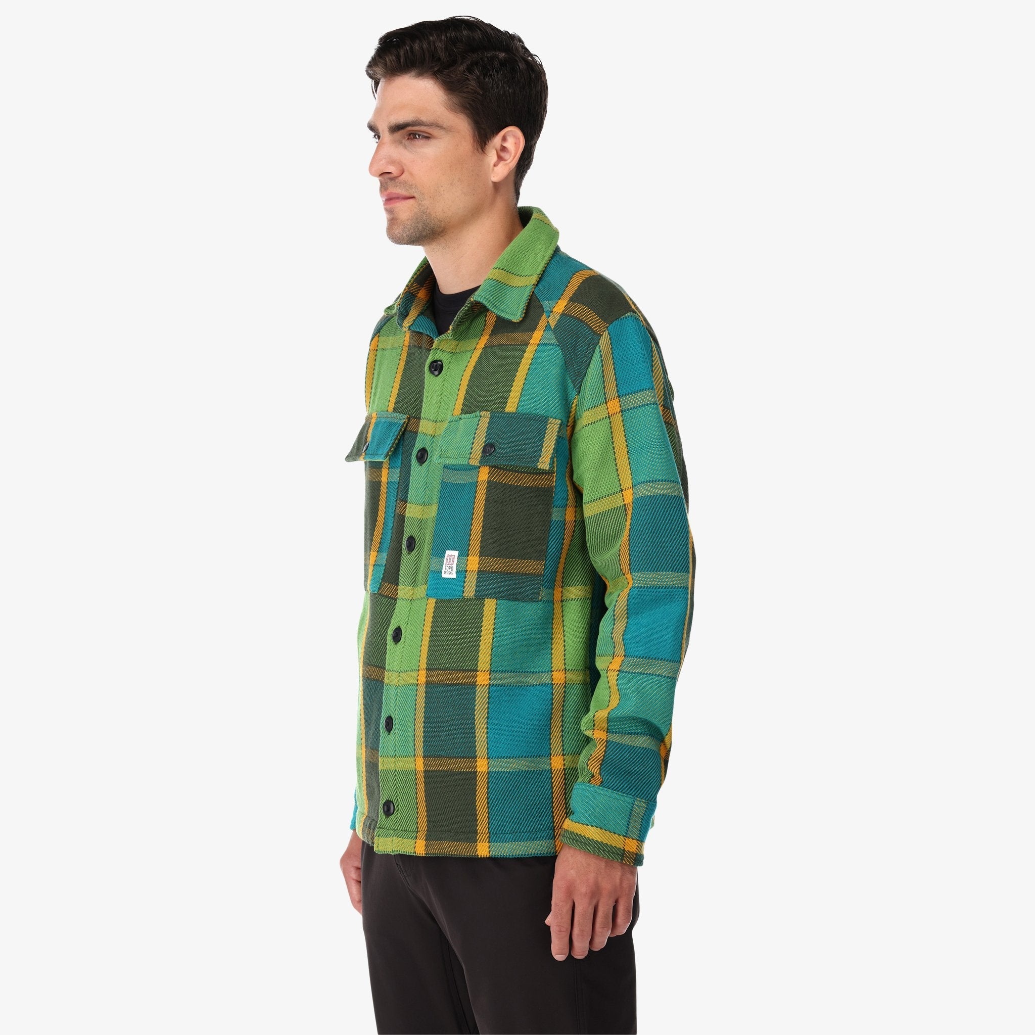 Topo Designs Herren Mountain Shirt Jacke in Olivgrün Gold kariert auf Modell.