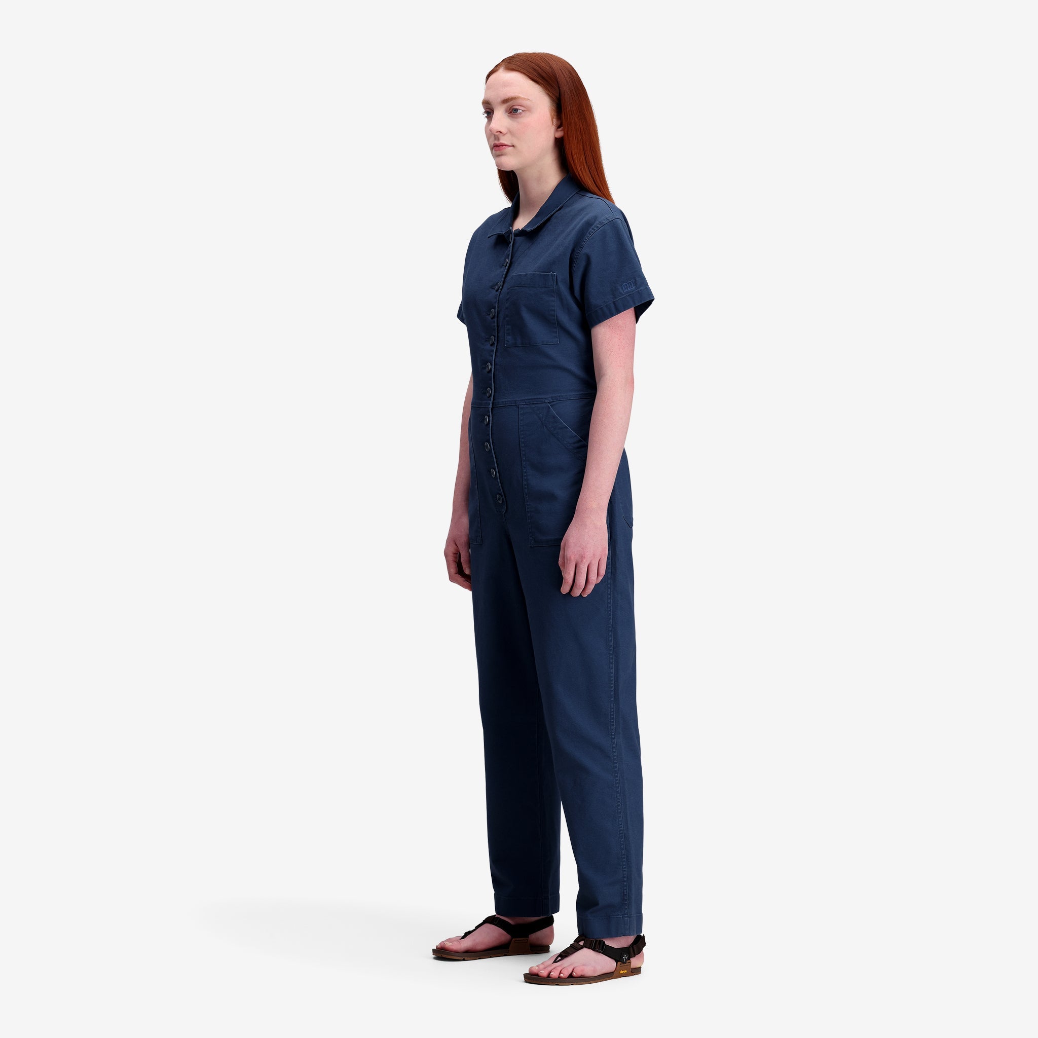 Gesamtansicht des Dirt Coverall W in "Dark Denim".