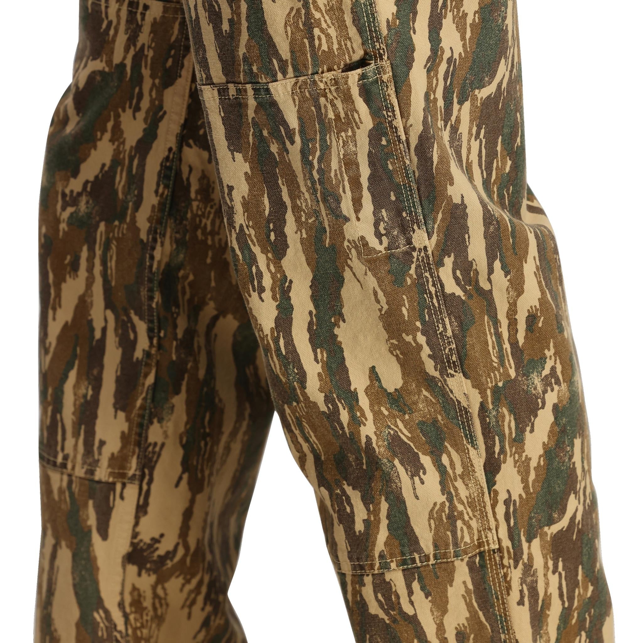 Detailaufnahme der Topo Designs Dirt Utility Hose - Herren  inDirt Camo Print"