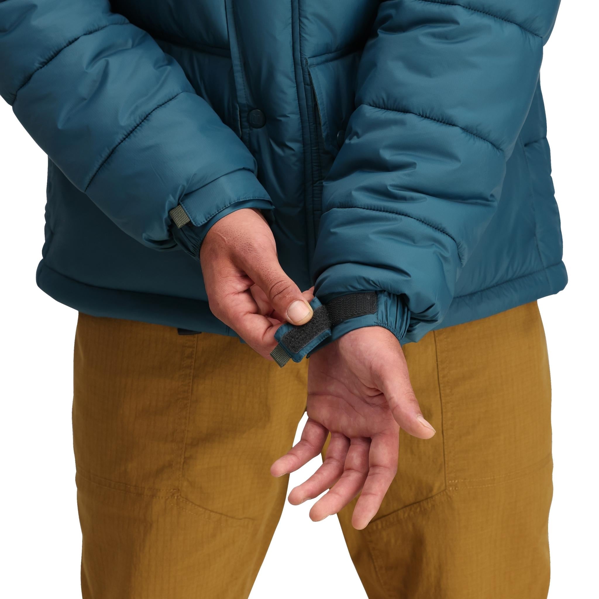 Detailaufnahme der Topo Designs Retro Ridge Pufferjacke - Herren  in "Pond Blue / Beetle"