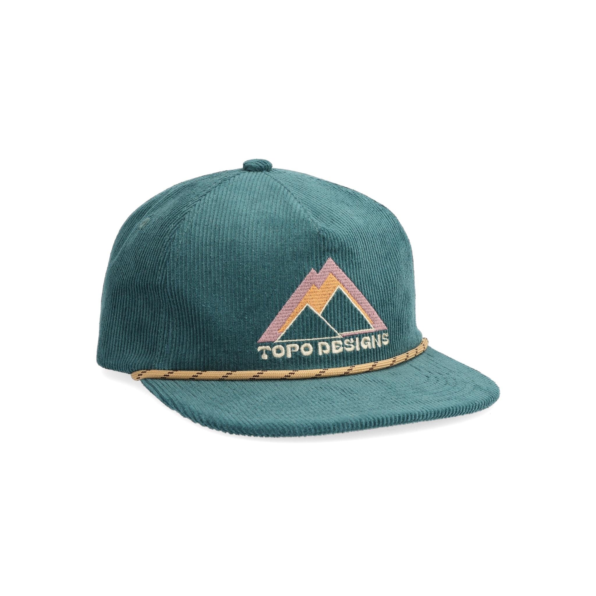 Frontansicht der Topo Designs Cord Trucker Hat - Peak Shadow in "Sea Pine"