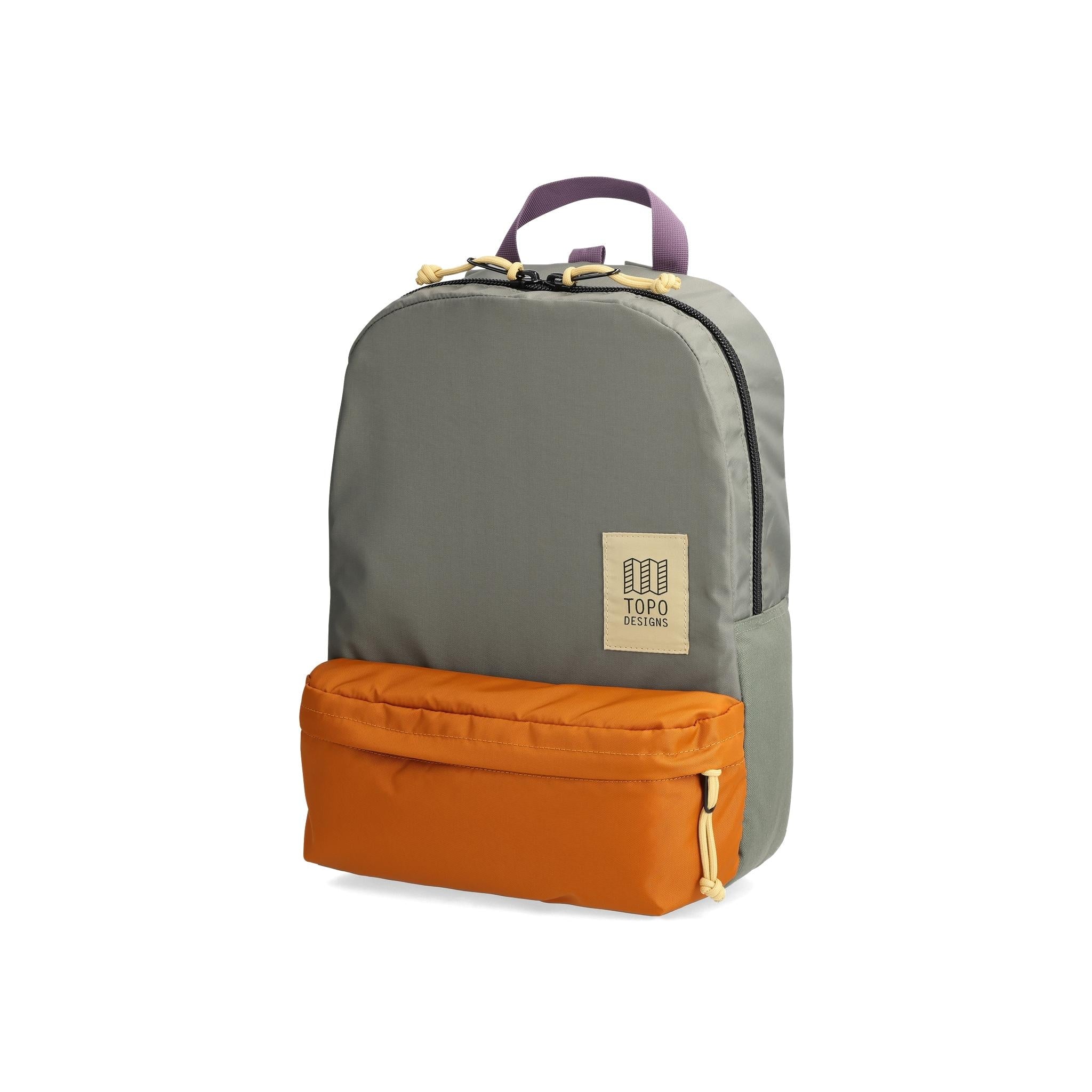 Frontansicht des Topo Designs Dash Pack in "Beetle / Spice"