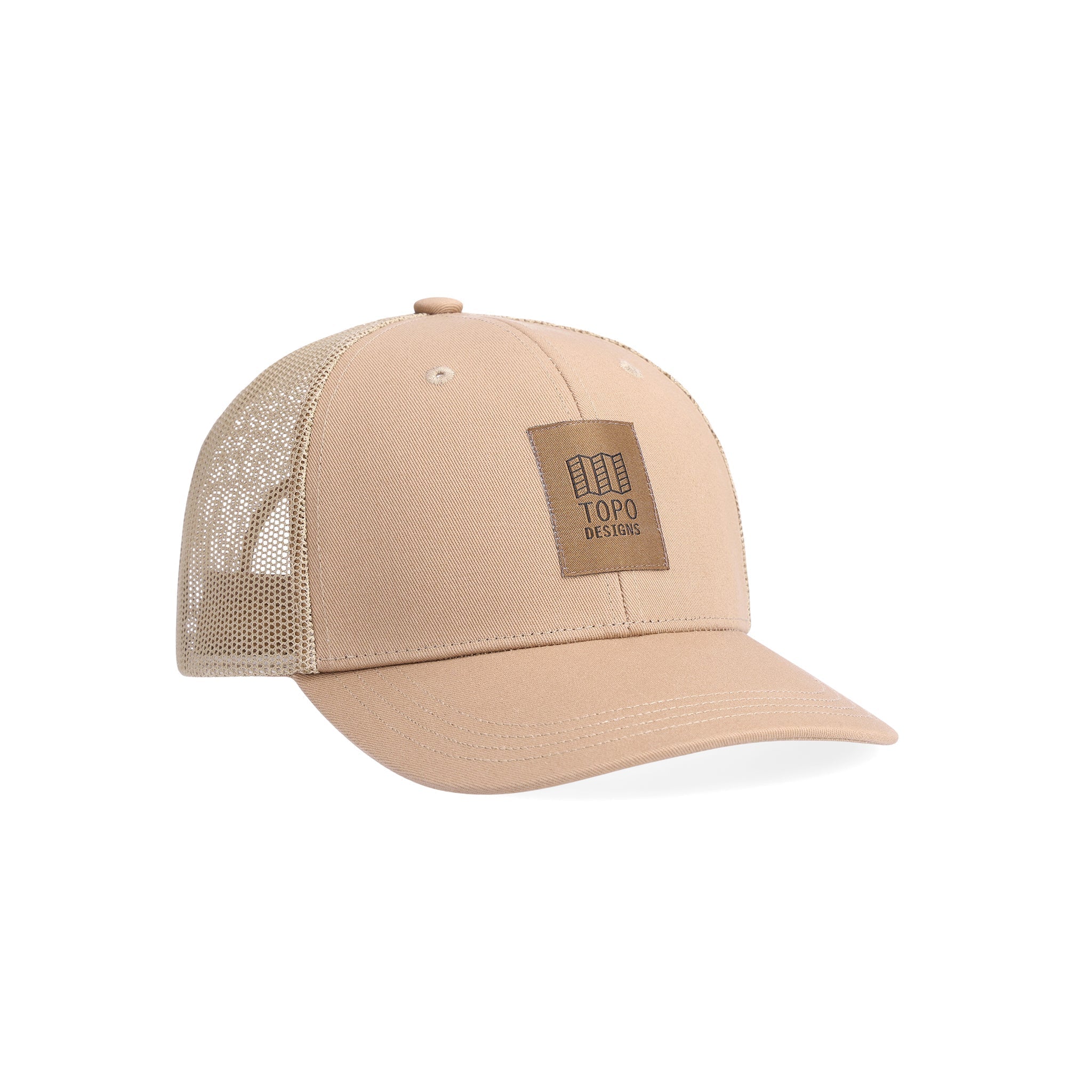 Topo Designs Trucker Hat mit Netzrücken und Original-Logoaufnäher in "Tan".