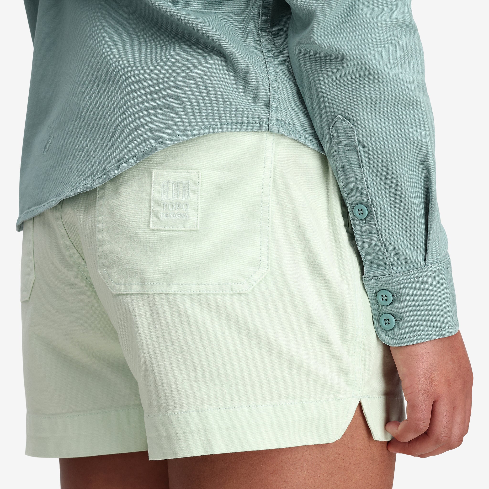 Allgemeine Detailaufnahme der Topo Designs Damen Dirt Shorts in "Light Mint".