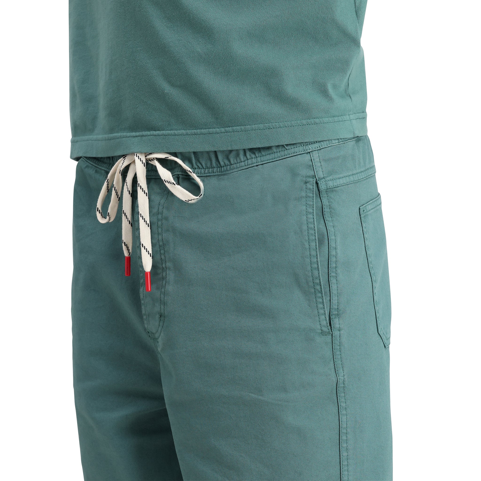 Detailaufnahme der Topo Designs Dirt Shorts - Herren in "Sea Pine"