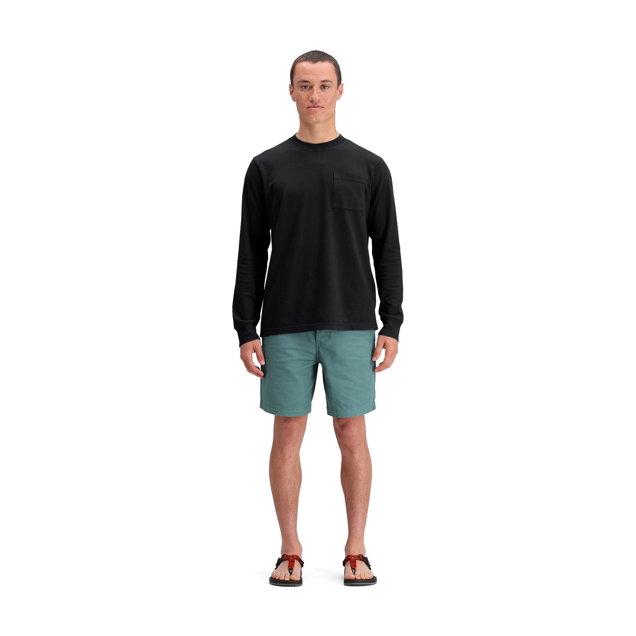 Allgemeine Frontmodellaufnahme der Topo Designs Dirt Shorts - Herren in "Sea Pine"