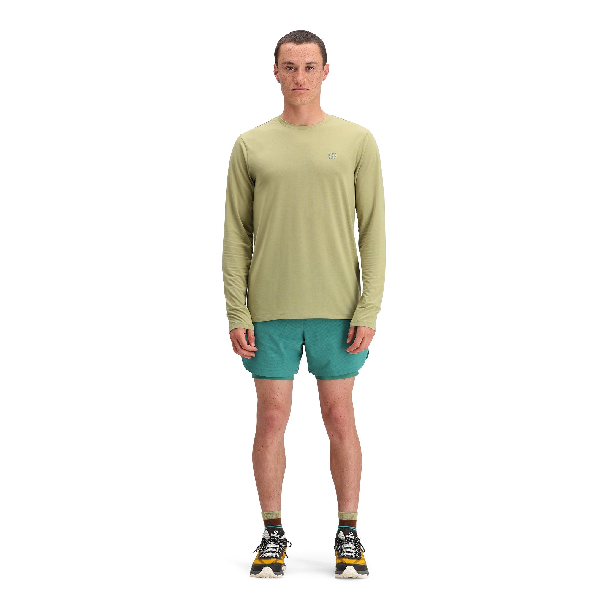 Allgemeine Frontmodellaufnahme von Topo Designs Global Tek Crew - Herren in "Moss"