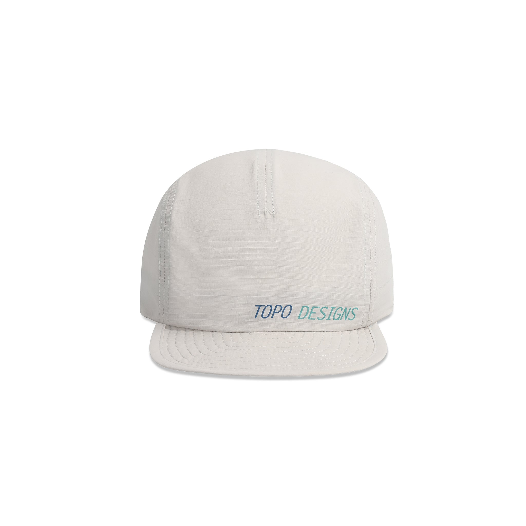 Vorderansicht des Topo Designs Global Packable Hat in "Light Gray"