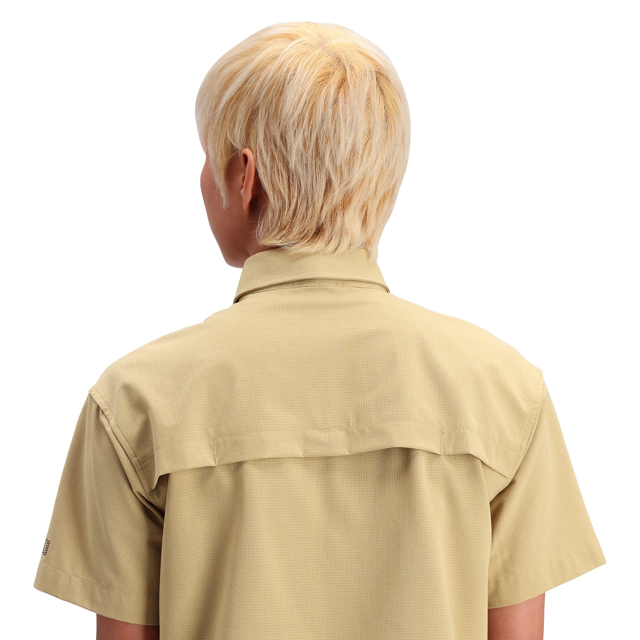 Detailaufnahme von Topo Designs Retro River Shirt Ss - Damen in "Sahara"