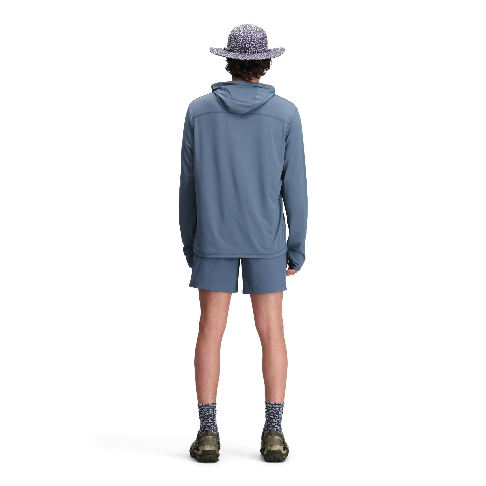 Allgemeine Rückenmodellaufnahme von Topo Designs Sun Hoodie - Herren in "Stone Blue"