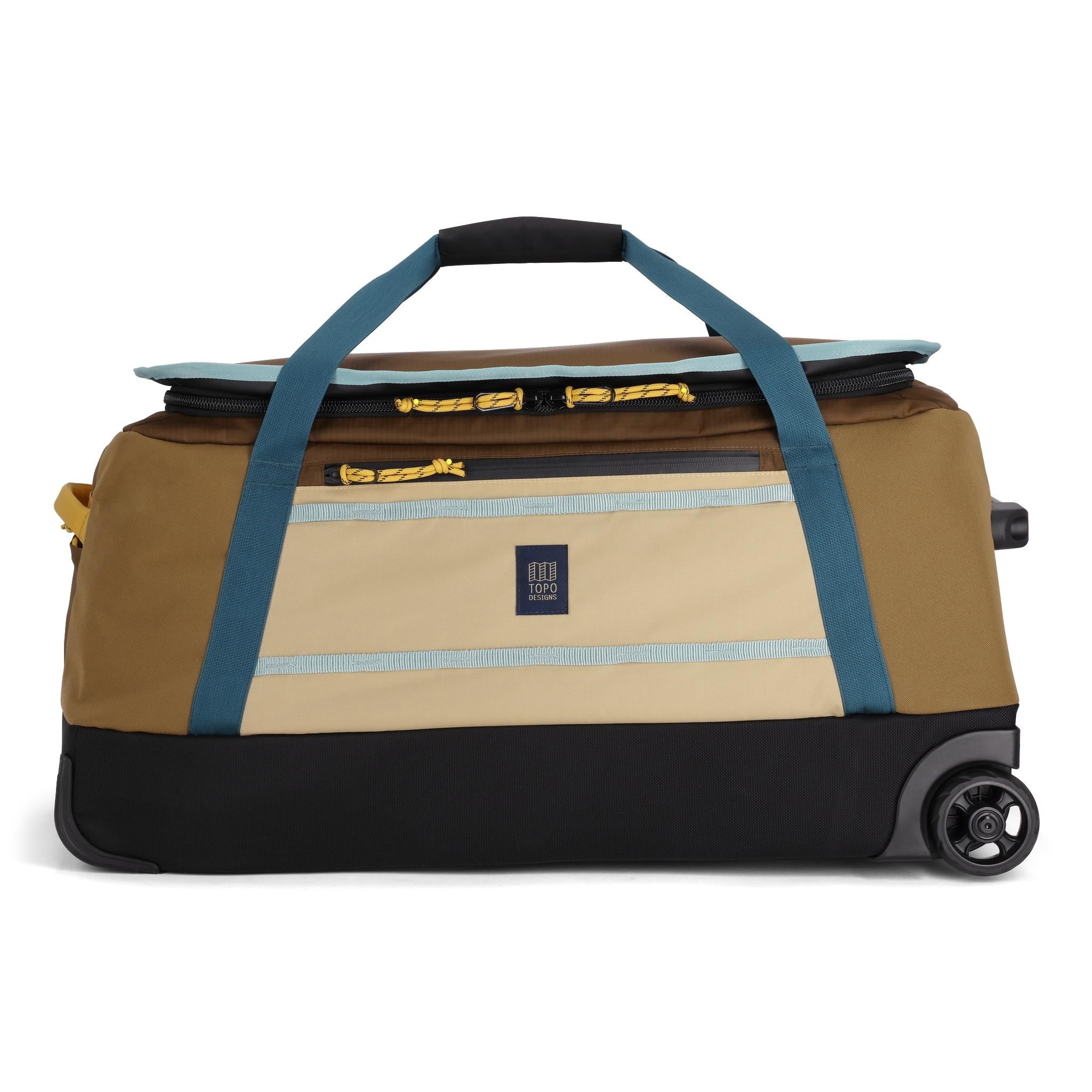 Vorderansicht des Topo Designs Mountain Duffel Roller 90L in "Desert Palm / Sahara"