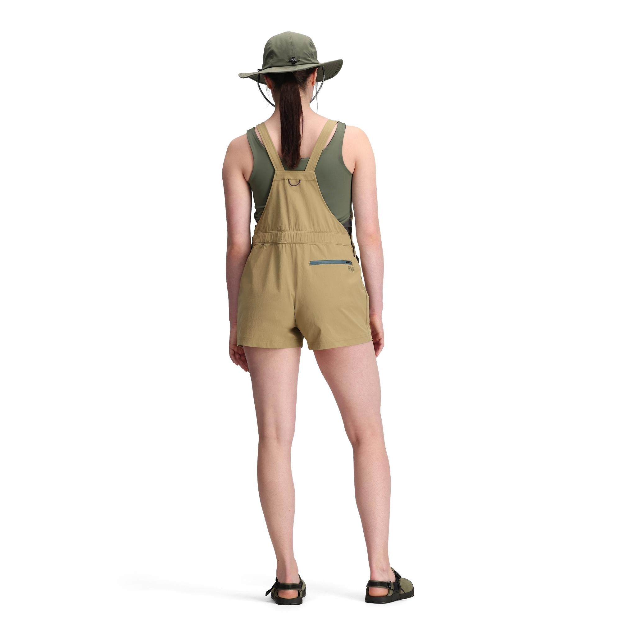 Allgemeine Rückenmodellaufnahme von Topo Designs Roads Romper - Damen in "Elmwood"