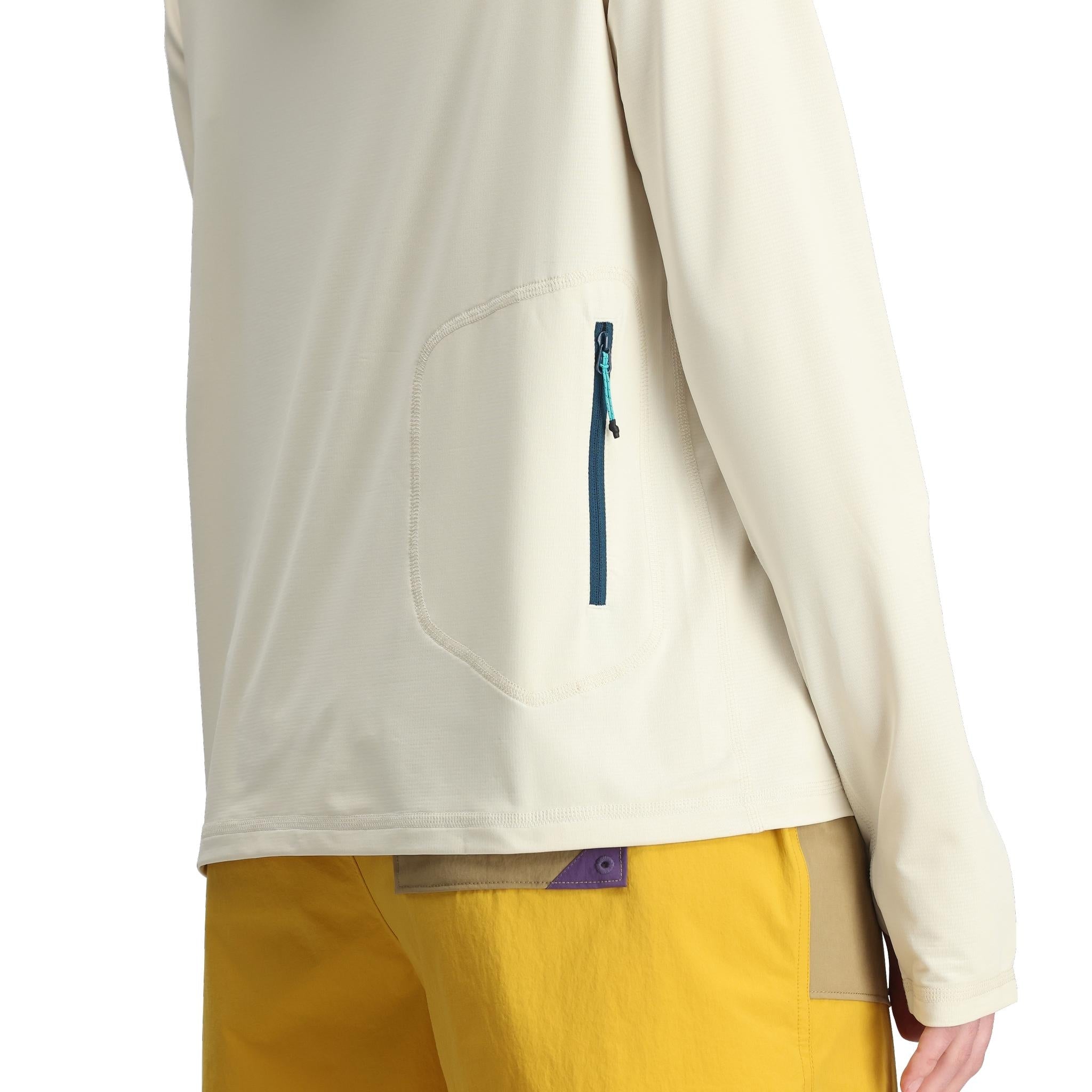 Allgemeine Detailaufnahme von Topo Designs Sun Hoodie - Damen in "Bone White"