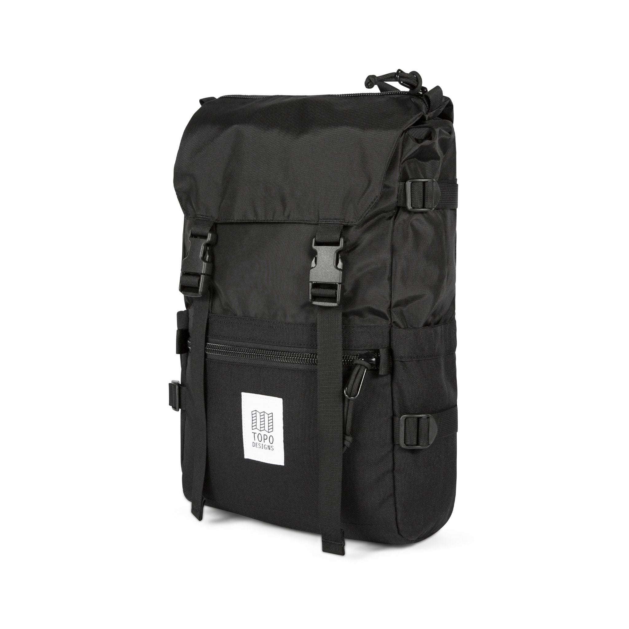 3/4 Front Produktaufnahme des Topo Designs Rover Pack Classic in "Black".