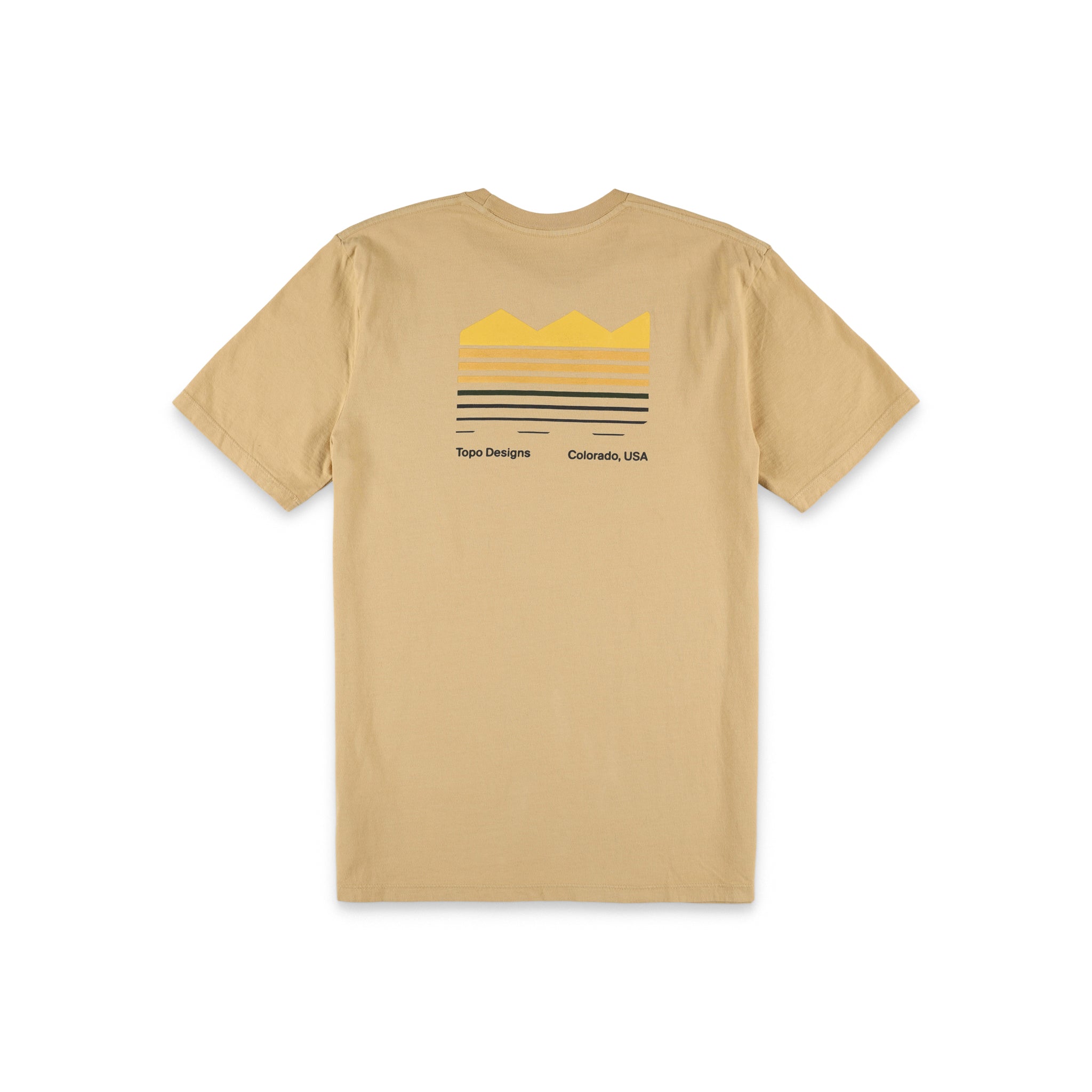 Rückseite des Topo Designs Herren Strata Map 100% Bio-Baumwolle Grafik T-Shirt in "Tan" braun.