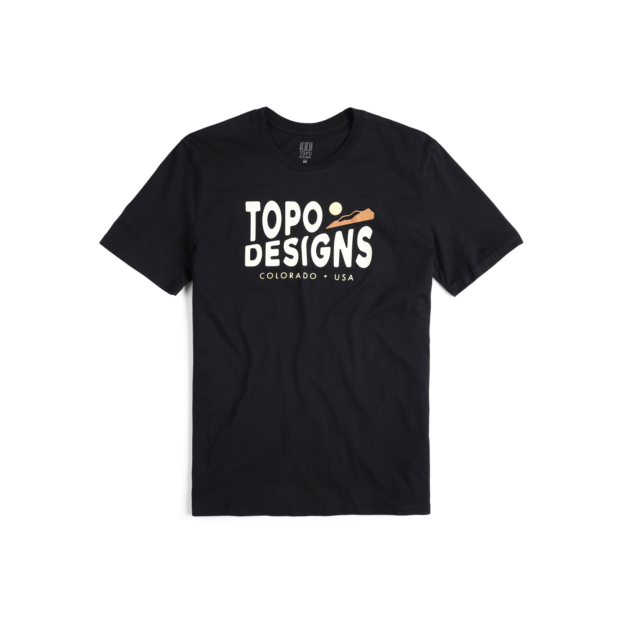 Vorderansicht des Topo Designs Herren Small Diamond Tee 100% Bio-Baumwolle Kurzarm-Grafik-Logo-T-Shirt in "schwarz".