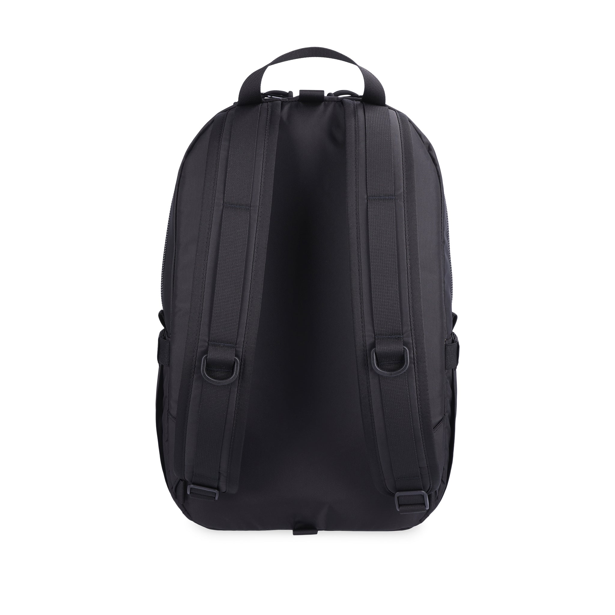 Rückansicht des Topo Designs Light Pack aus recyceltem "Black"-Nylon.