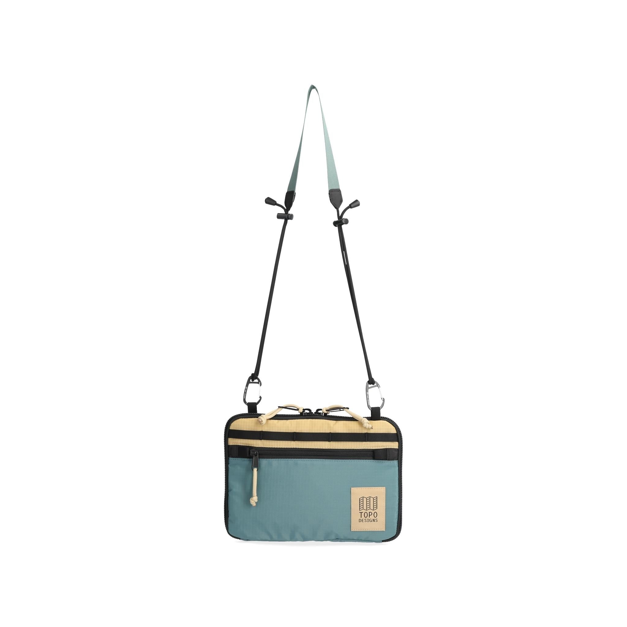 Vue avant du sac d'accessoires Topo Designs All Adventure en "Sea Pine" (pin maritime)