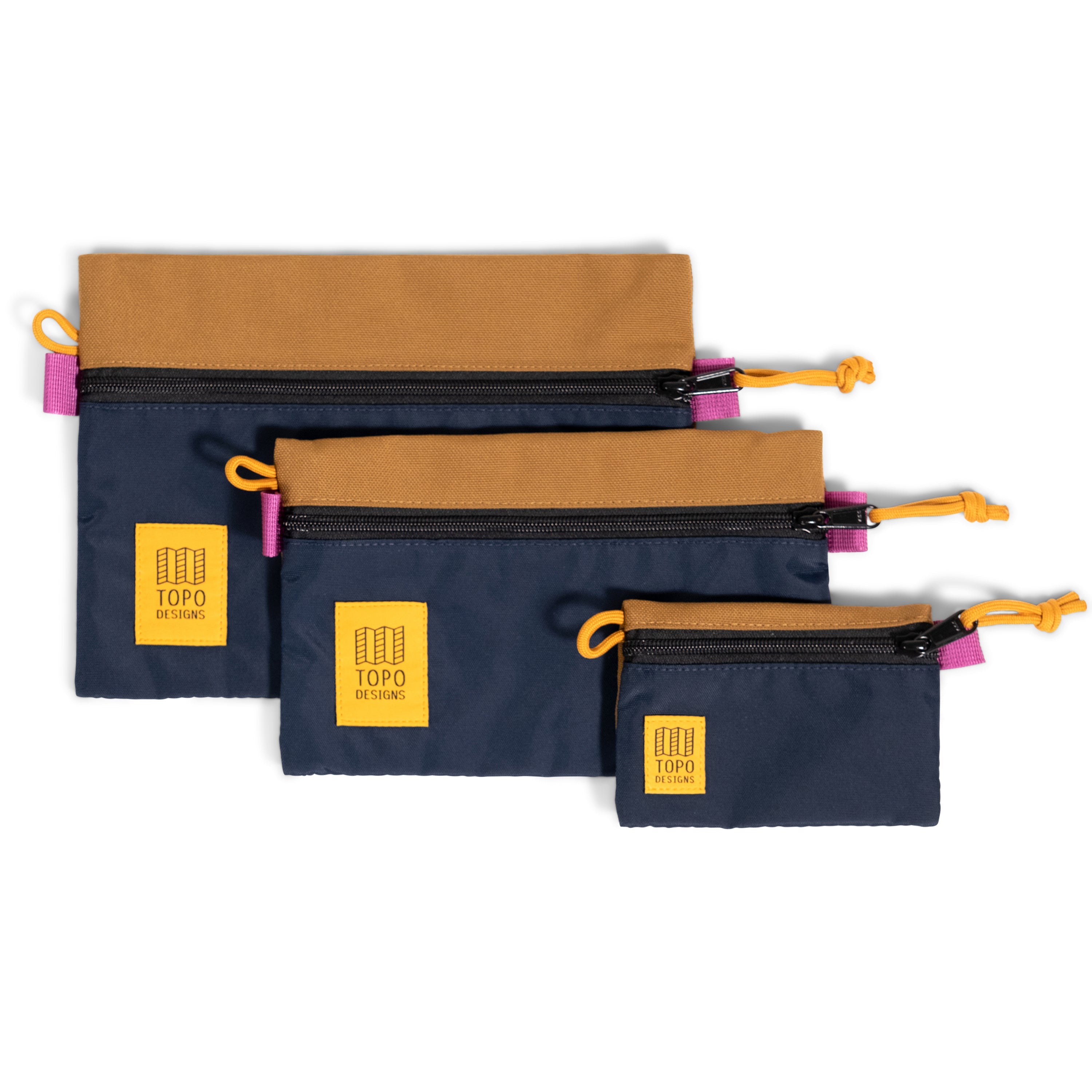 Topo Designs Accessory Bags - photo des accessory bags Medium", "Small" et "Micro" en "Dark Khaki / Navy".