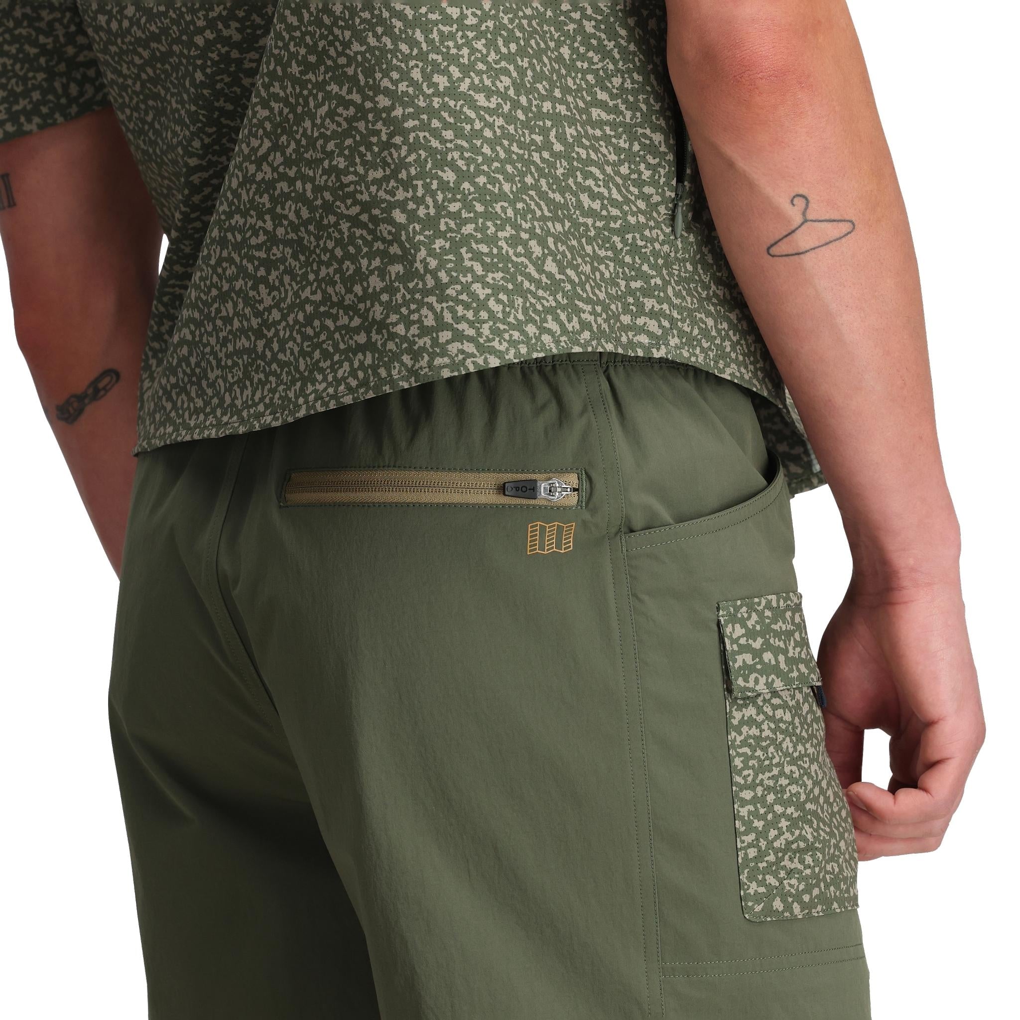 Détail général du short Topo Designs Retro River - Hommes en "Beetle / Crackle"