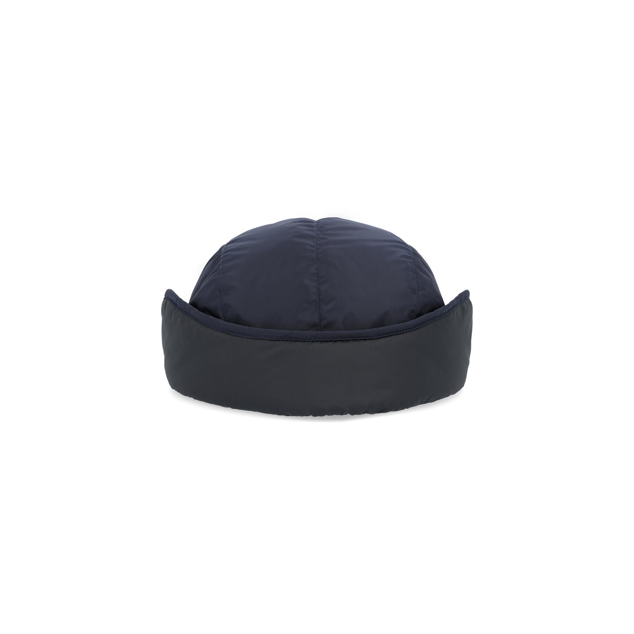 Vue générale de dos du bonnet isolant Topo Designs Puffer Cap avec rabats d'oreilles en "Pond Blue / Black".